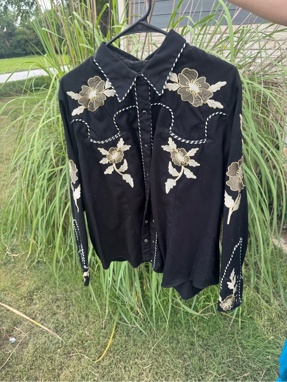 Roper Black Button-Down Shirt with Gold Floral Embroidery - Picture 1 of 2
